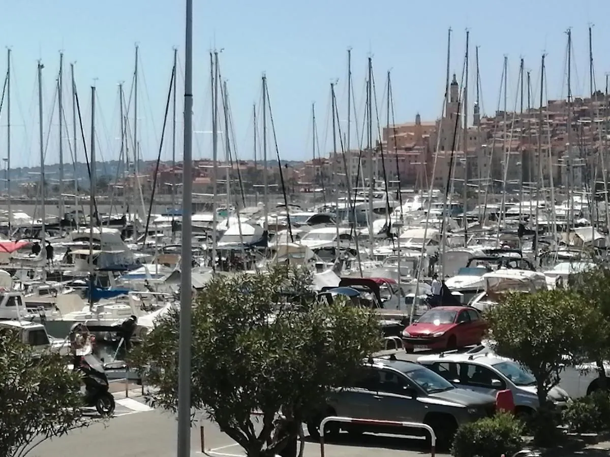 Apartment Joli Studio Bord De Mer, Clim, Balcon, Parking Prive Menton