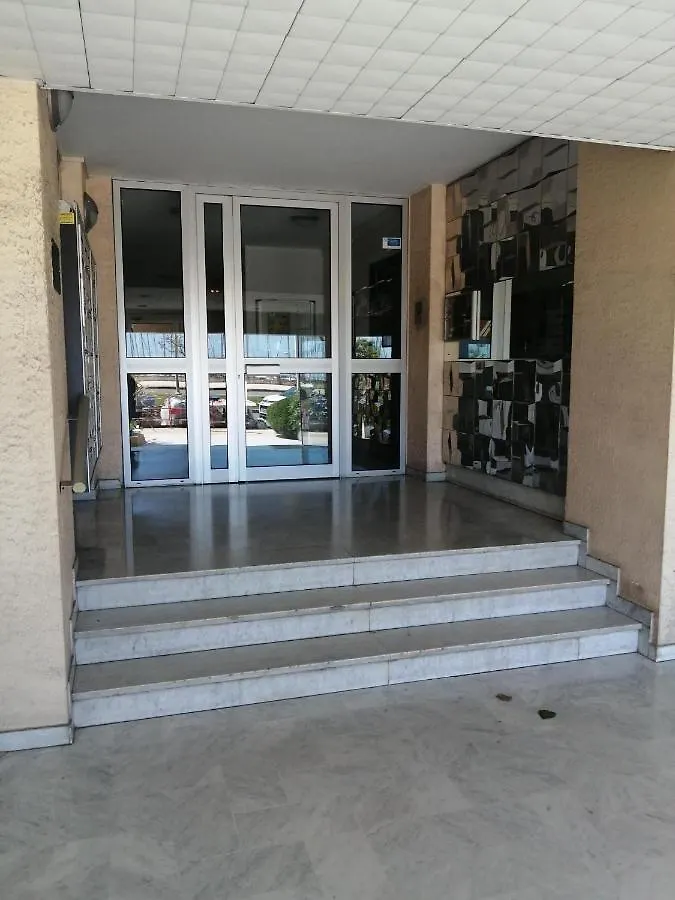 Joli Studio Bord De Mer, Clim, Balcon, Parking Prive Menton 0*,