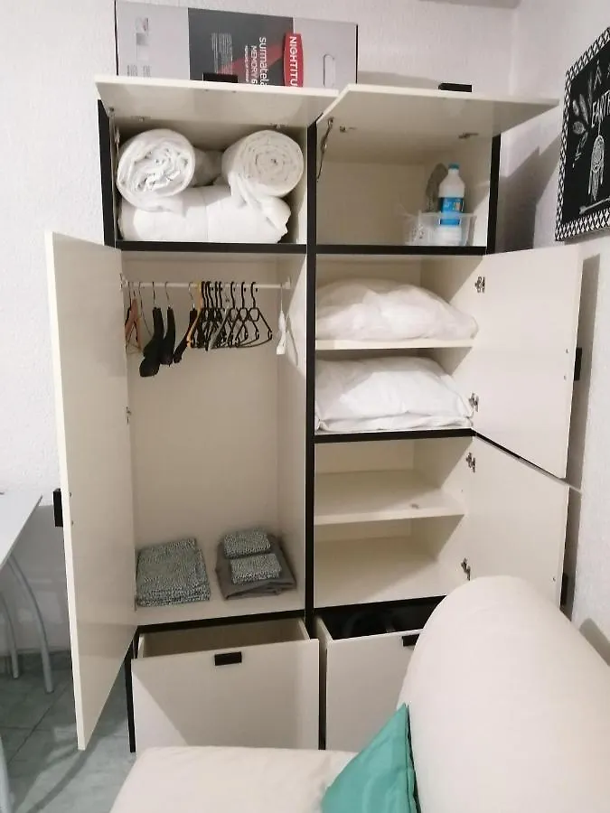 Joli Studio Bord De Mer, Clim, Balcon, Parking Prive Menton France