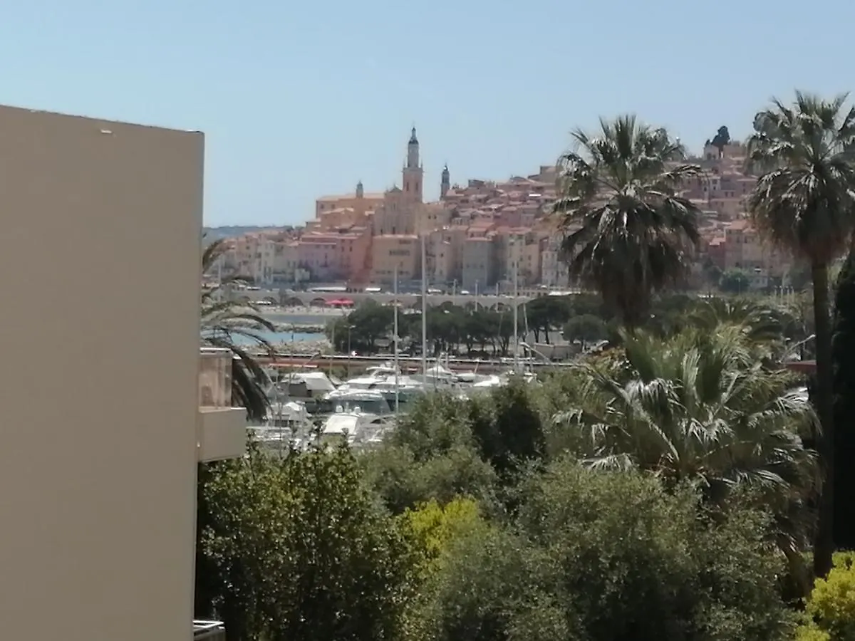 Joli Studio Bord De Mer, Clim, Balcon, Parking Prive Menton
